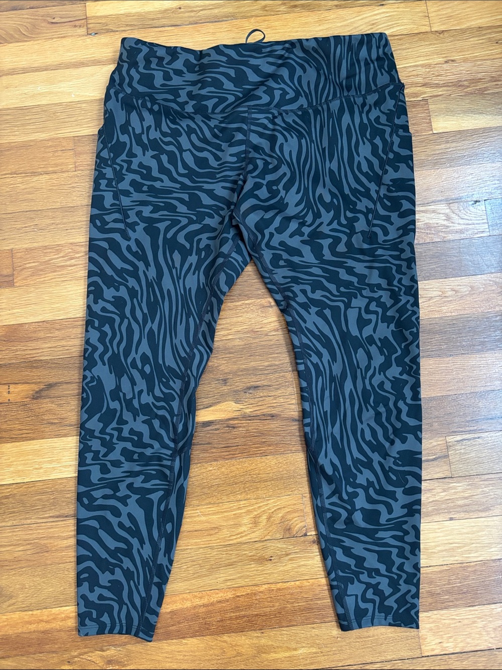 Brooks women’s running tights with pockets